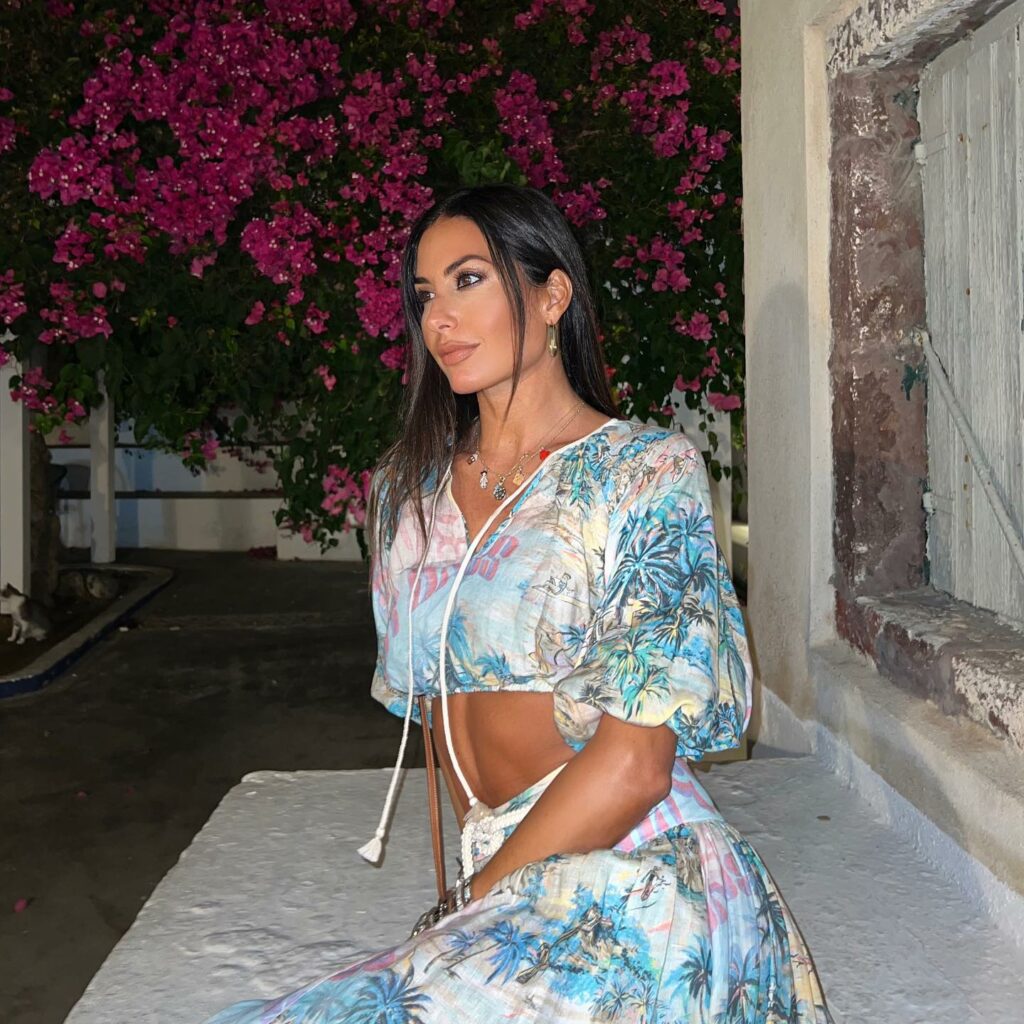 Levatevi signore e signori, perché oggi vi racconterò la storia di una donna che ha conquistato il...