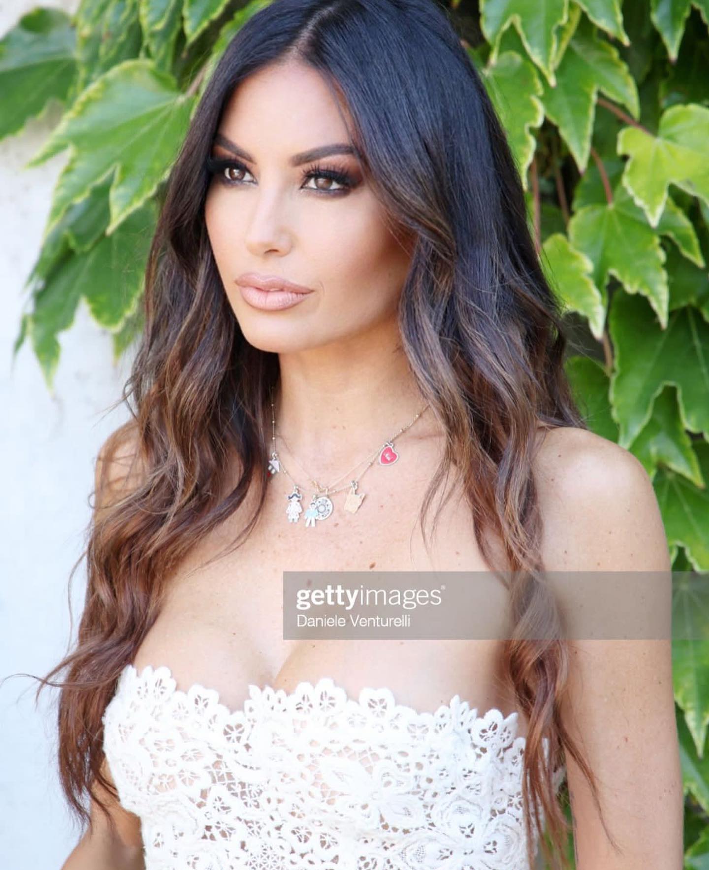 Elisabetta Gregoraci • Venezia, dove la magia incontra l’incanto 
• Total look  
• Mua:...