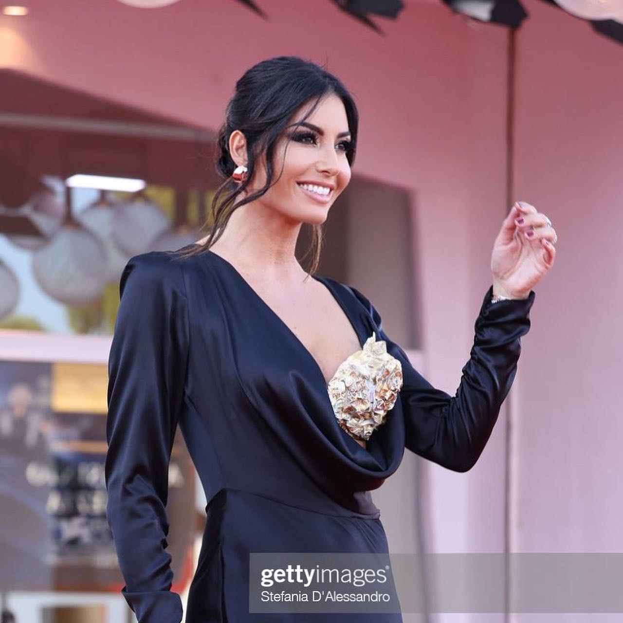 Elisabetta Gregoraci • Cuore che batte forte a Venezia
Per questo magico Red Carpet ho scelto di ind...