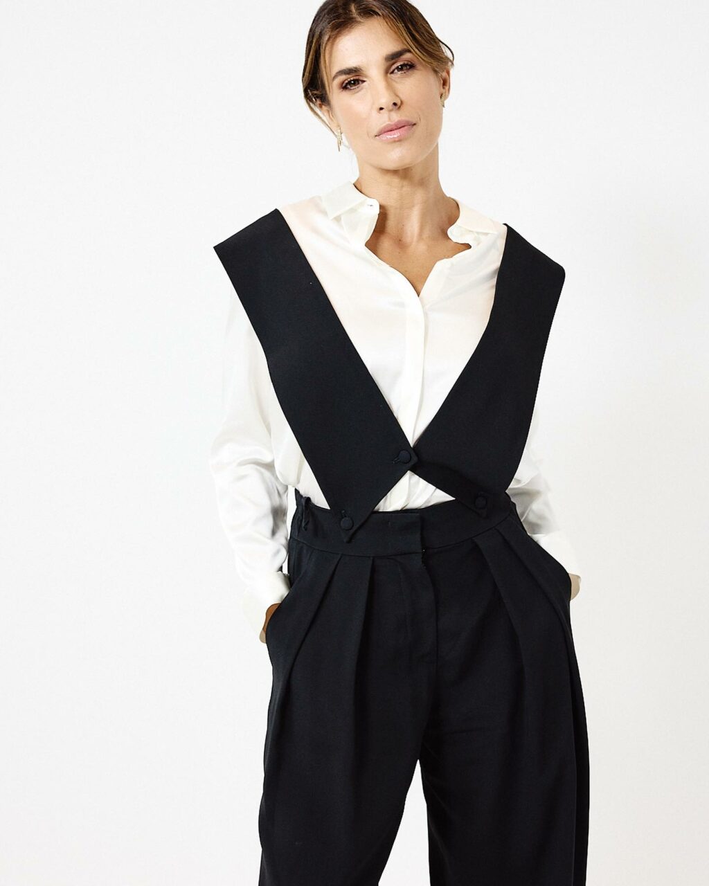 Elisabetta Canalis, il cui fascino e talento hanno conquistato il cuore di milioni di fan in tutto...