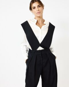 Elisabetta Canalis, il cui fascino e talento hanno conquistato il cuore di milioni di fan in tutto...