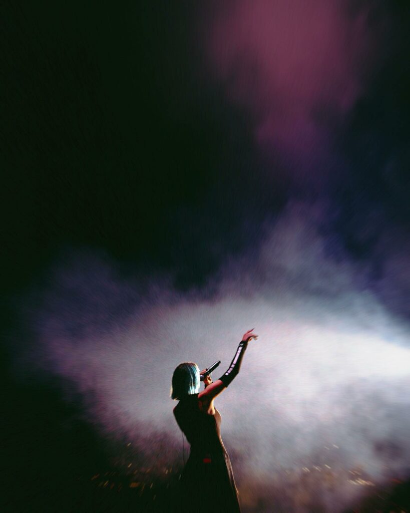 Rose Villan, È finito il tour estivo. grazie grazie grazie per aver cantato Radio Gotham insi… su Instagram per i suoi fan
