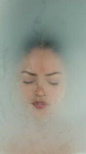 Cari amici, oggi parliamo di Elodie, la nostra regina della pop italiana! Con la sua voce potente e...