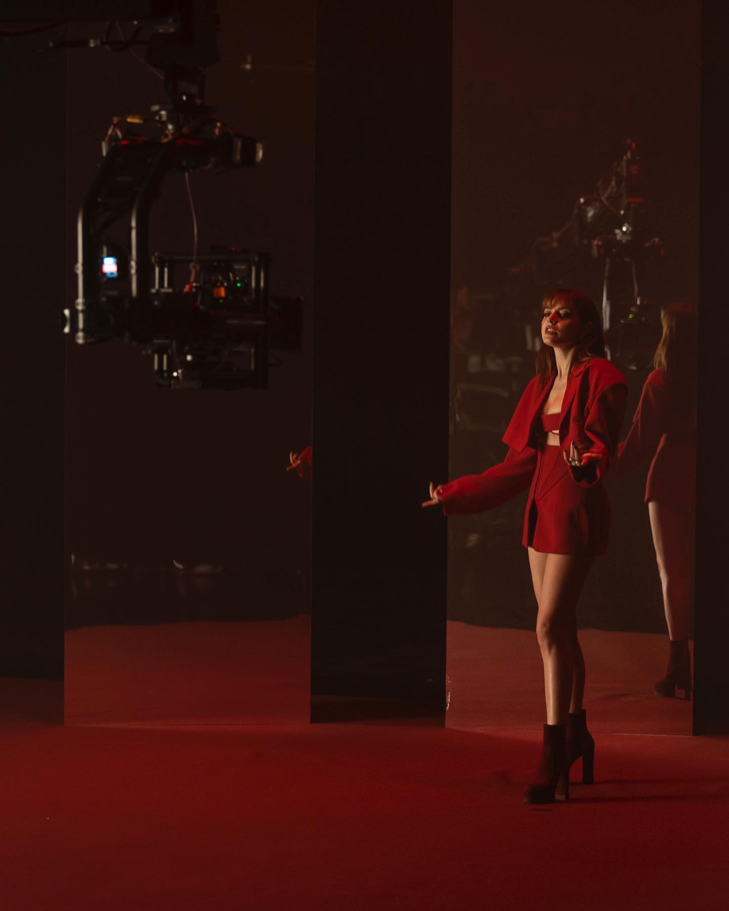 Annalisa Oggi viene certificata quadruplo disco di platino dopo oltre un anno di permane...