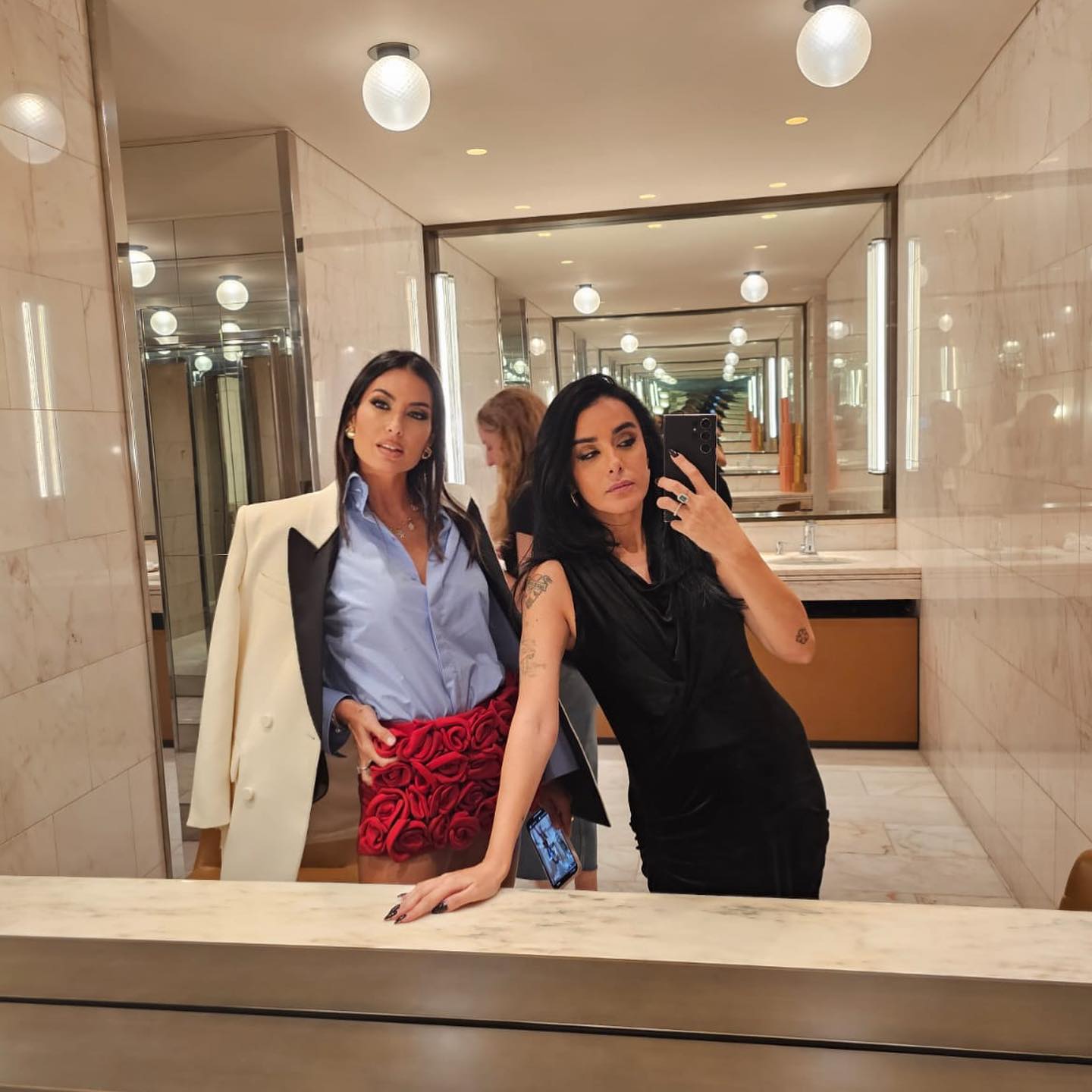 Elisabetta Gregoraci • Last night mfw
Total look:...