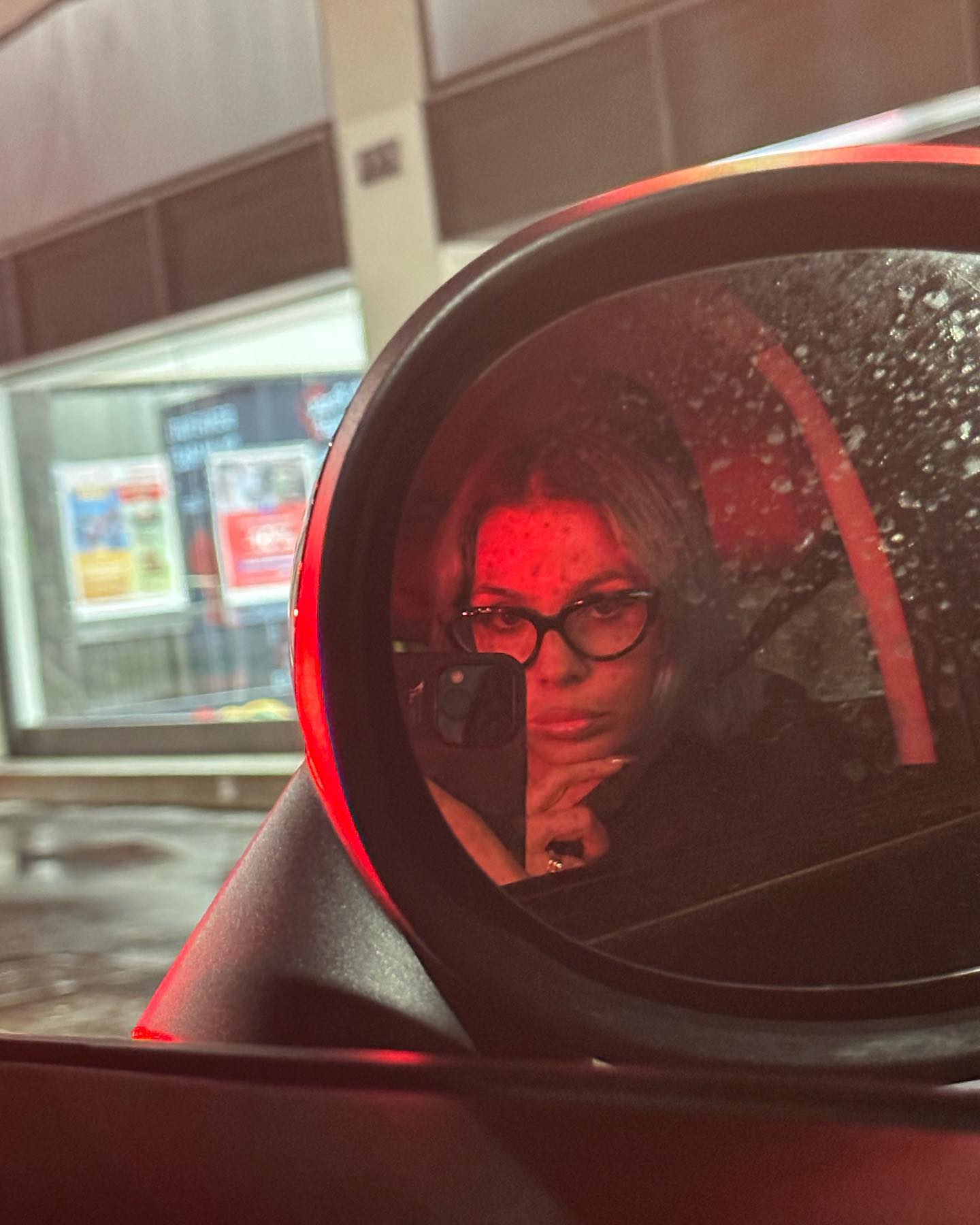 Rose Villan Ho comprato io gli ultimi due biglietti per il mio show a Milano. Uno è per la ...