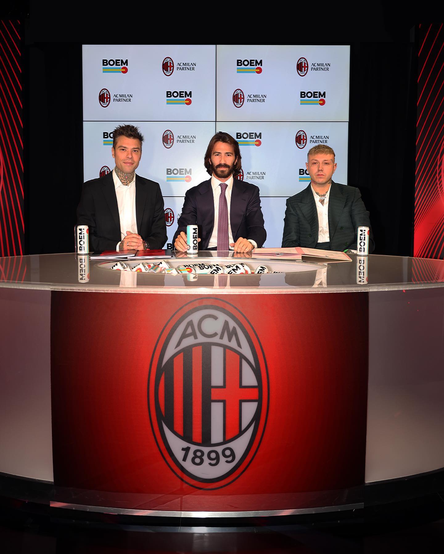 Fedez è sponsor ufficiale di  
IL DIAVOLO BEVE BOEM 
Prodotto vietato ai minori di 1...