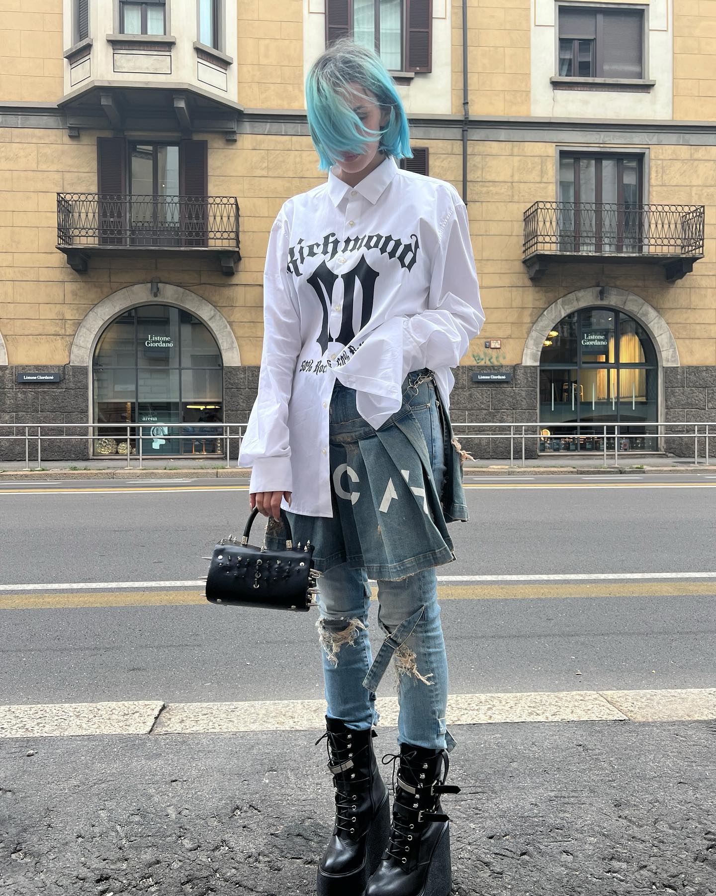 Rose Villan Ho comprato io gli ultimi due biglietti per il mio show a Milano. Uno è per la ...