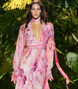 Selvaggia Lucarelli, Vabbè mo’ tutti a parlare di Vittoria Ceretti alle sfilate milanesi, Vittoria Ce… su Instagram delizia i suoi fan