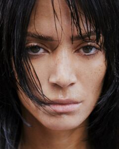 Elodie, Vite fragili come origami… su Instagram delizia i suoi fan