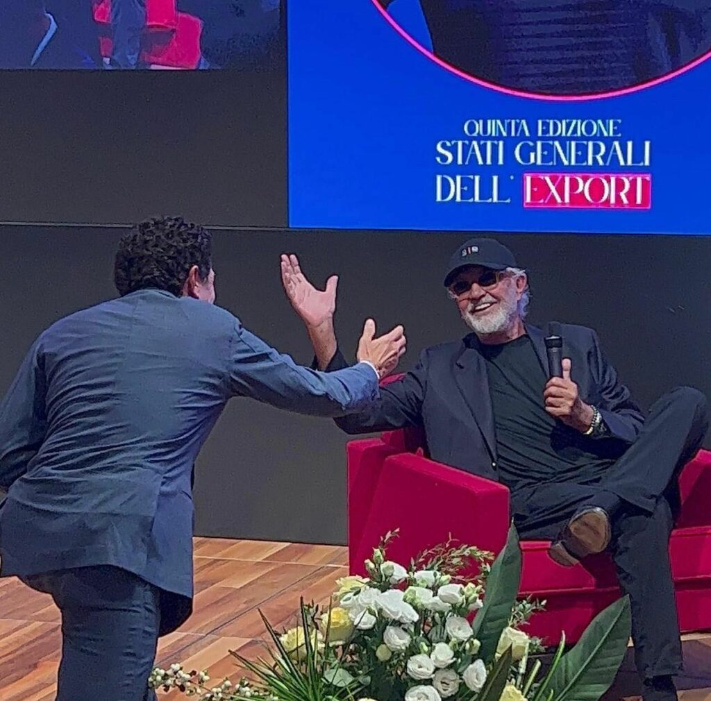 Ci sono tanti personaggi famosi nel mondo, ma uno che saprebbe come mandare in onda uno show degno...