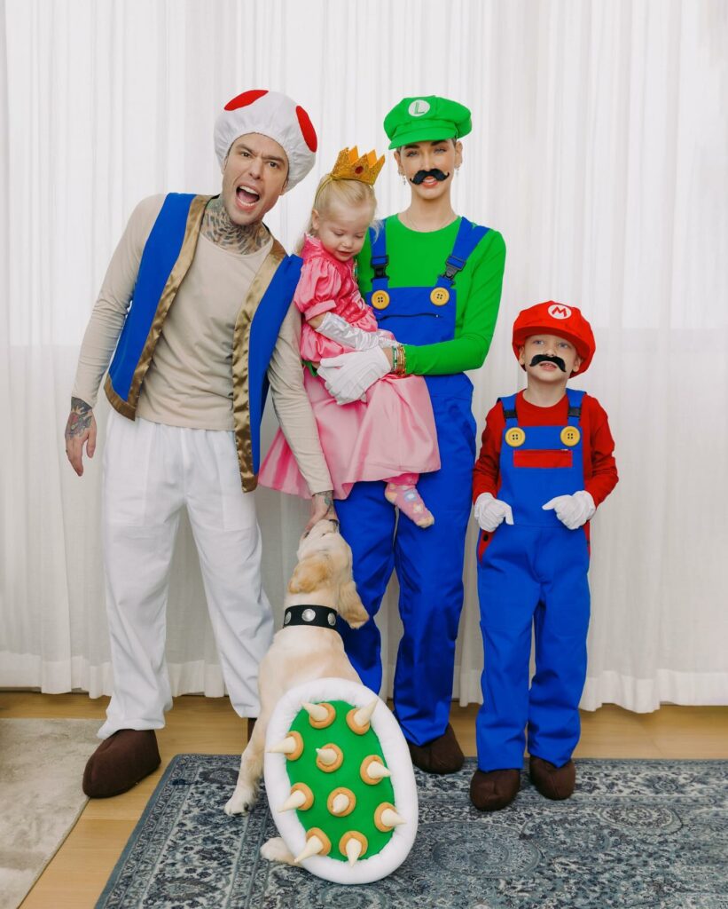 Fedez, Super Mario family… su Instagram incanta i suoi fan