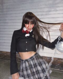 Rose Villan è la regina del sarcasmo e dell'ironia, un mix perfetto tra dolcezza e tagliente acume...