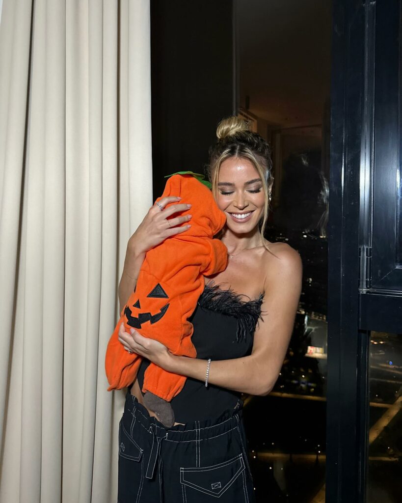 Diletta Leotta, Getting ready for our first Halloween… su Instagram per i suoi fan