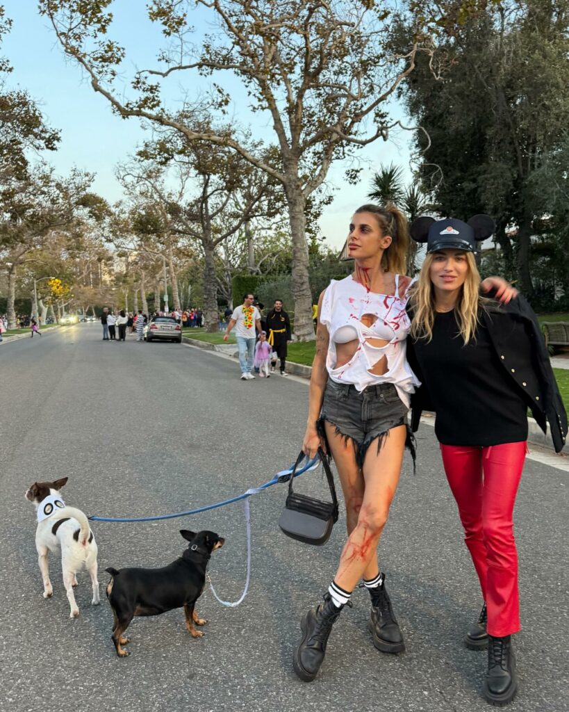 Elisabetta Canalis, Ready to get booed… su Instagram delizia i suoi fan