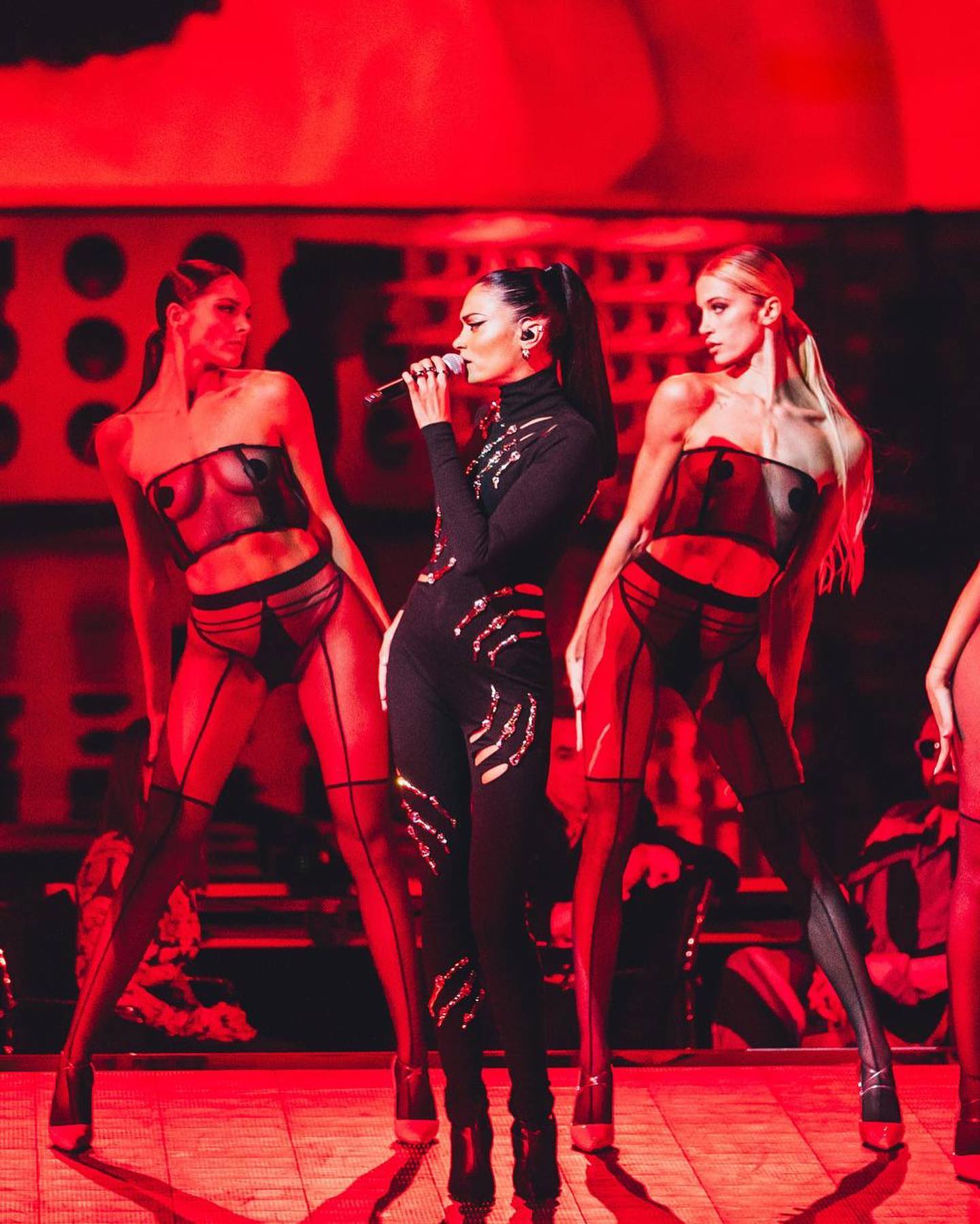 Elodie Ieri  

Tnx...