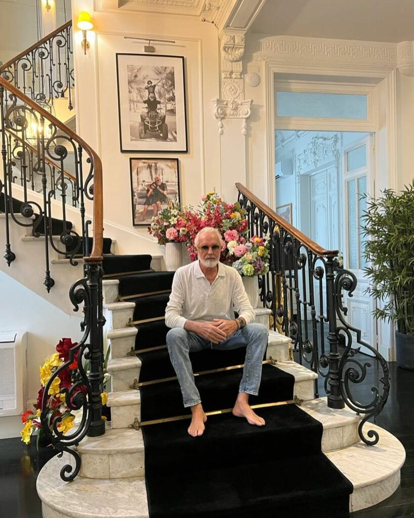Flavio Briatore, Buon weekend a tutti… su Instagram per i suoi fan