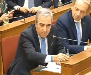 Selvaggia Lucarelli, Lo spettacolo è pietoso ed esilarante allo stesso tempo. Il SENATORE Gasparri pr… su Instagram delizia i suoi fan