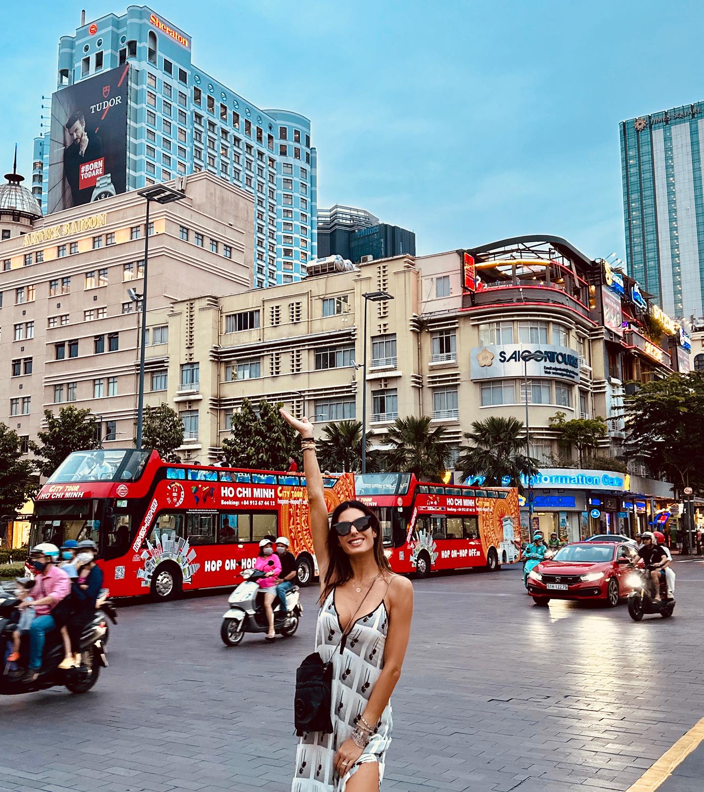 Elisabetta Gregoraci • Vietnam giorno 1 - Saigon
Anche conosciuta come Ho Chi Minh, la città ha una...