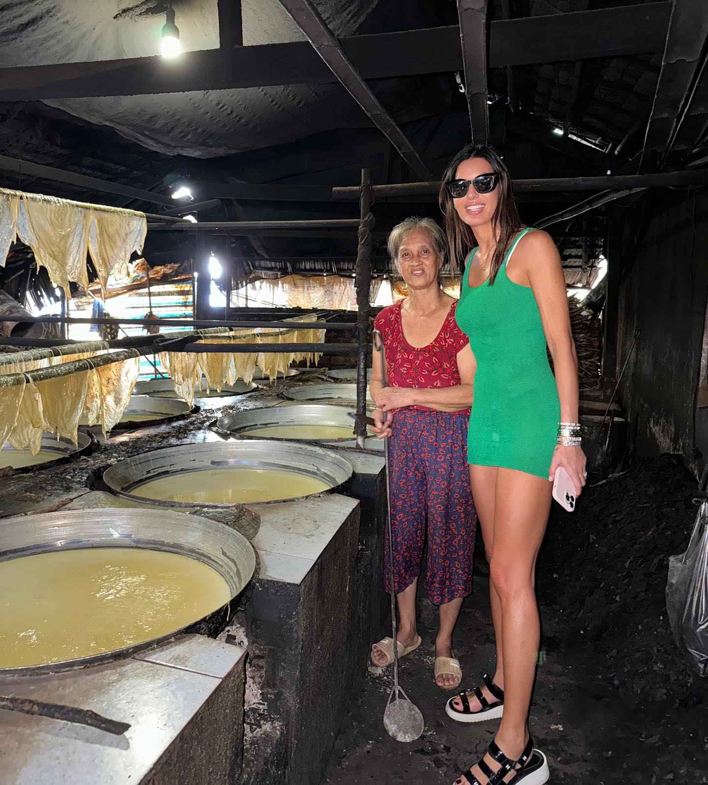 Elisabetta Gregoraci • Vietnam giorno 2 - Nel cuore del Delta del Mekong
A bordo dello Sanpam, una...