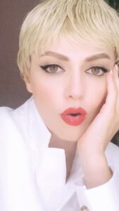 Annalisa, Oggi è una giornata speciale perché Ragazza Sola è certificata disco d’oro  Graz… su Instagram delizia i suoi fan