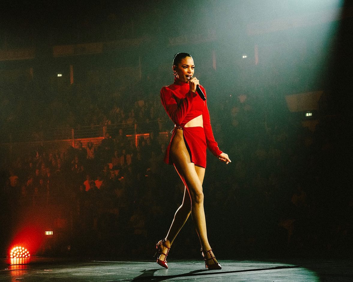 Elodie Roma mia
Grazie a per questo regalo e per avermi fatta sentire bellissima e po...