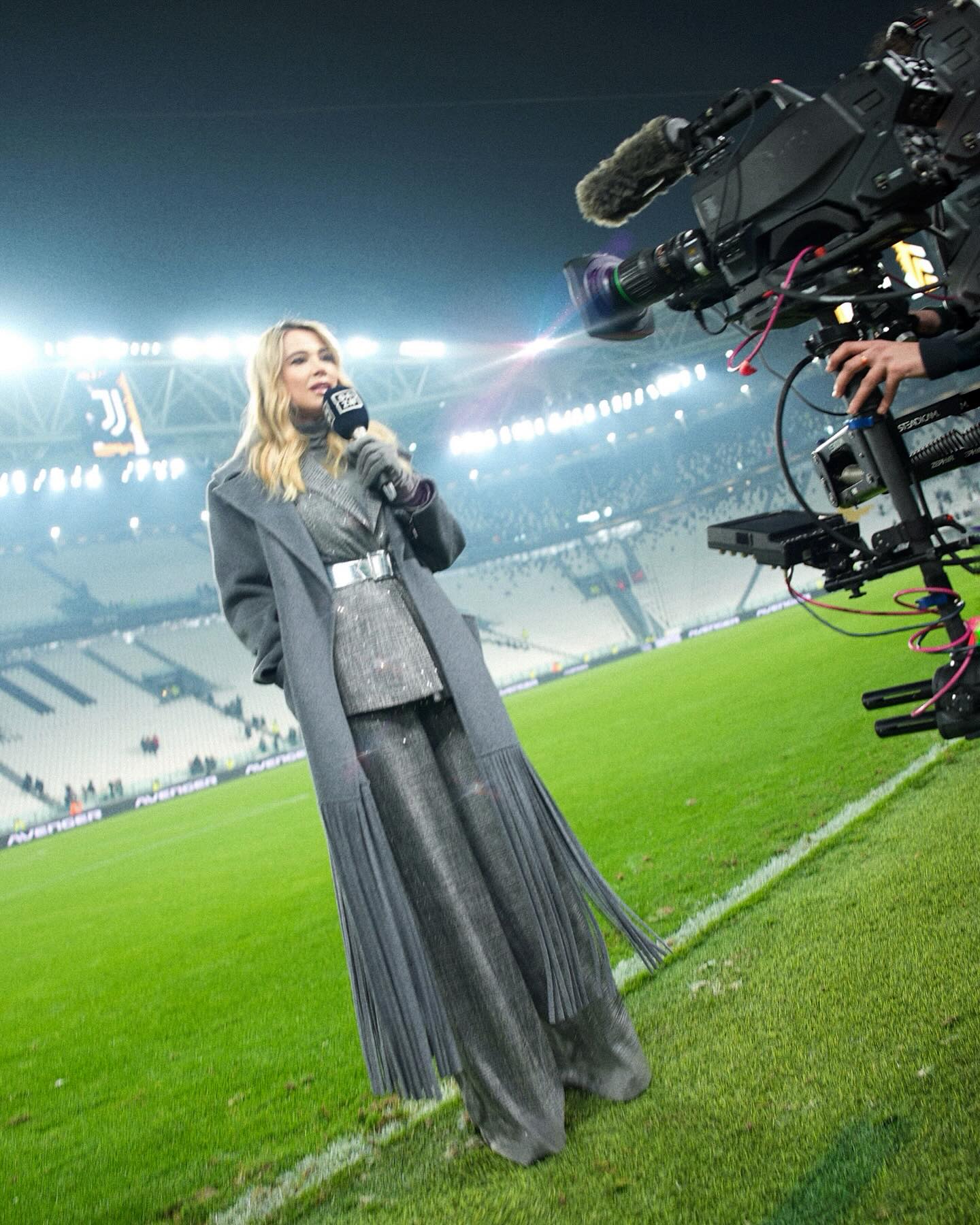 Diletta Leotta Juventus-Napoli tracklist
Campioni del Mondo 
Merenda 
Maglie termiche 
Sorrisi...