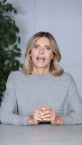 Martina Colombari, Secondo appuntamento con il nostro quiz sul mondo Magnesio Supremo: giocate con … su Instagram “delizia” i suoi fan