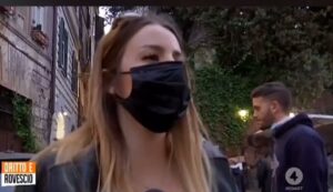 Selvaggia Lucarelli, E comunque lei che lo dice non è molto diversa da chi vive o fa politica con que… su Instagram delizia i suoi fan