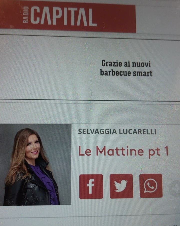 Selvaggia Lucarelli, la regina dei gossip e delle polemiche, un mix esplosivo di sarcasmo e carisma...