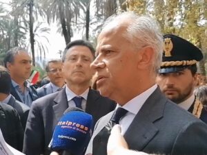 Il ministro dell'Interno, Matteo Piantedosi, ha commemorato l'importante contributo di Carlo Alberto...