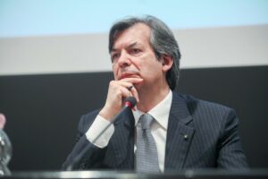 Intesa Sanpaolo: Messina si conferma miglior CEO delle banche europee per il settimo anno consecutivo.