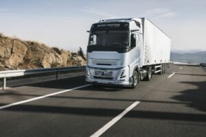 Il produttore di camion Volvo ha introdotto l'acciaio a basse emissioni di CO2 nei suoi veicoli...