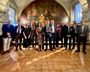 Il testo discute l'importanza dei sistemi eco-digitali e tecnologie innovative per gestire in modo...