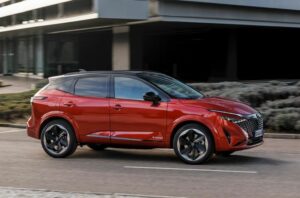 Nissan ha presentato in anteprima al Salone dell'Auto di Torino il nuovo Qashqai, la terza...