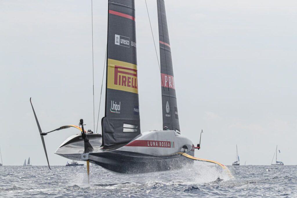 Luna Rossa Prada Pirelli ha ottenuto due vittorie contro American Magic nella semifinale della Louis...