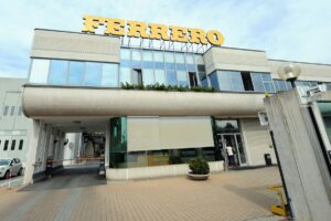 Nel comune di Alba (Cuneo), la Direzione Aziendale Ferrero ha incontrato i sindacati nazionali e...
