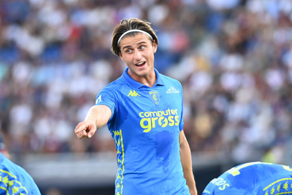 L'Empoli, ancora imbattuto, vince 2-0 contro il Cagliari grazie ai gol di Colombo ed Esposito. La...