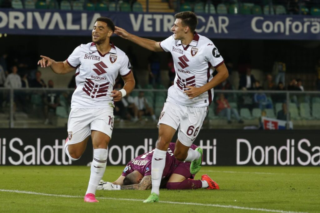 Il Torino continua la sua striscia positiva, battendo l'Hellas Verona 3-2 nonostante giocassero in...