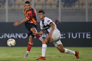 Nel match tra Lecce e Parma, valido per la serie A, si registra un emozionante pareggio 2-2...