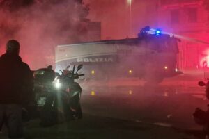 La serata di guerriglia a Genova dopo il derby di Coppa Italia è stato caratterizzato da scontri tra...