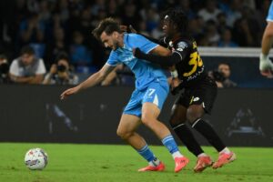 Il Napoli ottiene la quarta vittoria stagionale contro il Monza, conquistando il primato in...