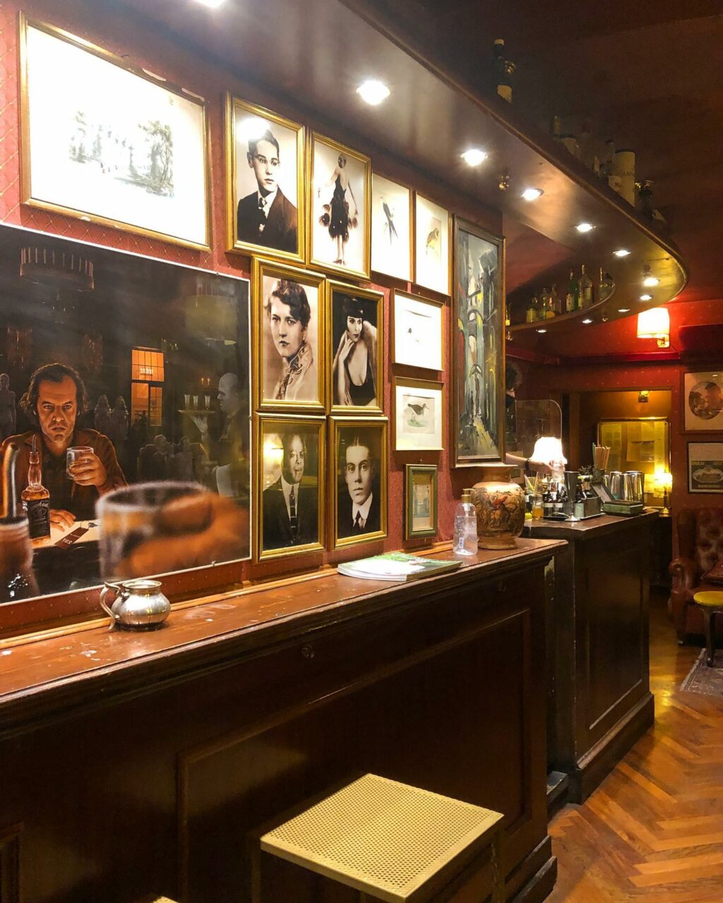 Selvaggia Lucarelli, Roma, “sulle ceneri dell’Overlook Hotel”, oggi un locale meraviglioso: il BlackM… su Instagram delizia i suoi fan