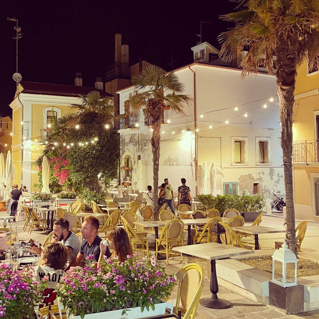 Selvaggia Lucarelli: giornalista, opinionista e regina indiscussa del sarcasmo televisivo. Con il...