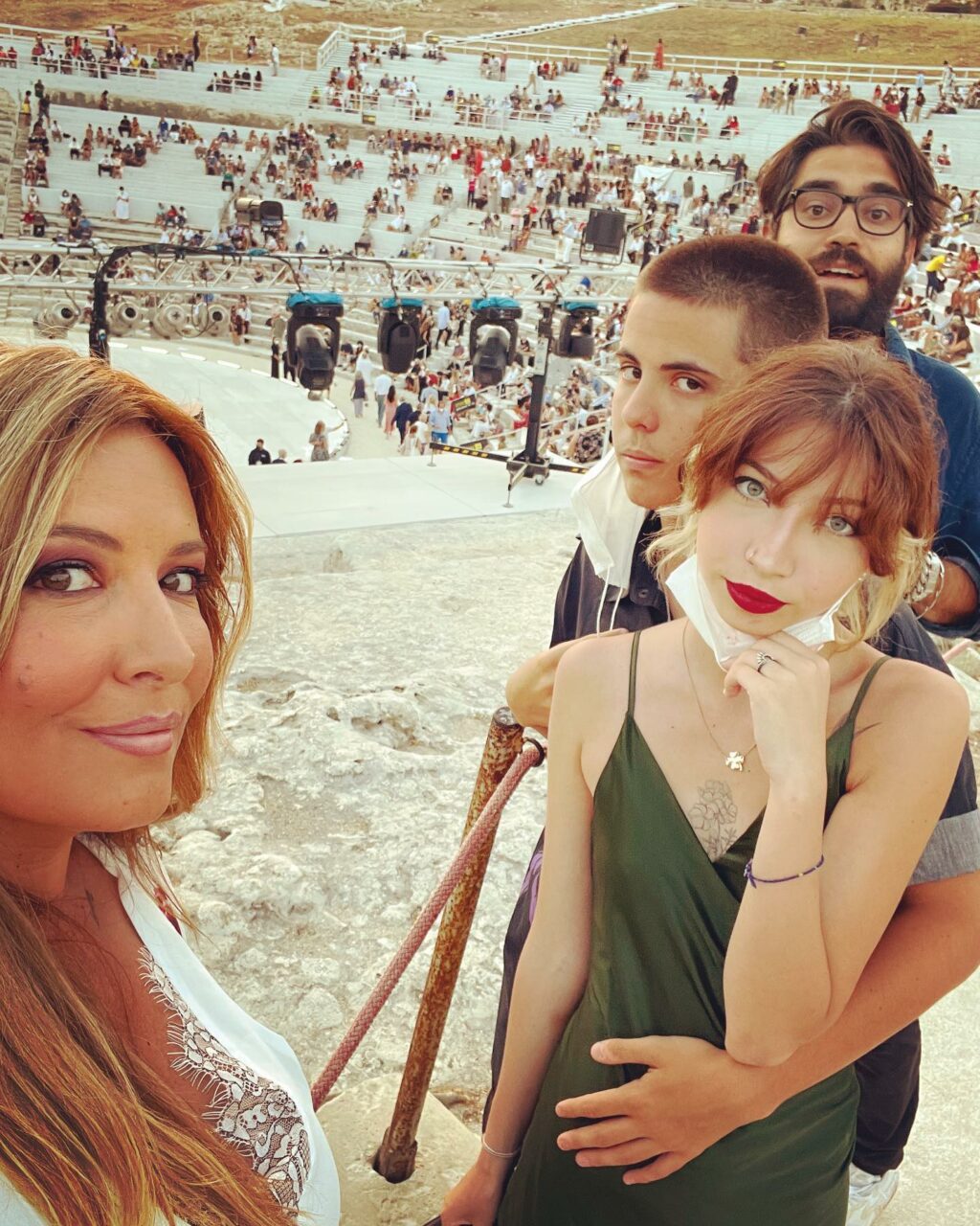 Selvaggia Lucarelli, Che felicità essere tutti insieme alla prima de “Le nuvole” di Aristofane al tea… su Instagram per i suoi fan