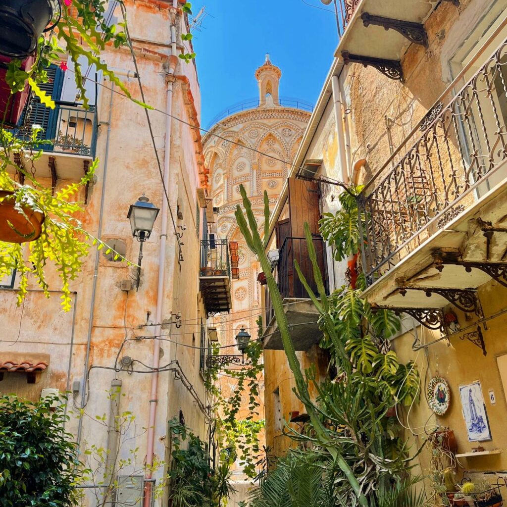 Selvaggia Lucarelli, la regina indiscussa del gossip e delle opinioni taglienti: con la sua penna...