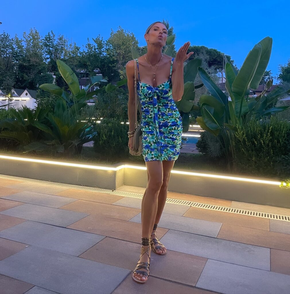 Martina Colombari, Agosto 2024… su Instagram delizia i suoi fan