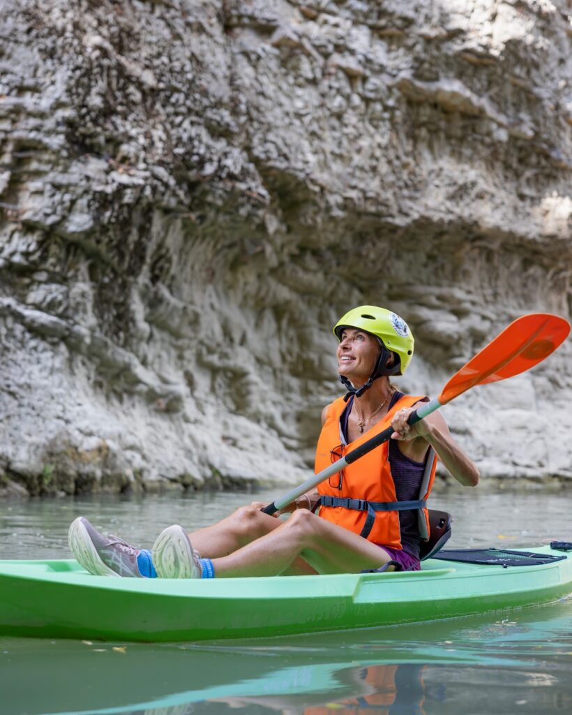 Martina Colombari, Se poniamo a confronto il fiume e la roccia, il fiume vince sempre, non grazie a… su Instagram per i suoi fan