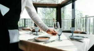 Il testo presenta le migliori novità della ristorazione italiana degli ultimi 12 mesi, selezionate...