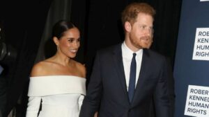 Harry e Meghan continuano a dar fastidio alla famiglia reale